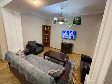 Kirayə 3 otaq mənzil 160m² , Bakı , Nərimanov 