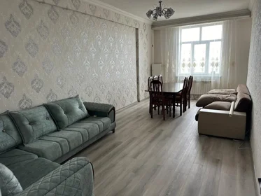 Kirayə 3 otaq mənzil 120m² , Bakı  