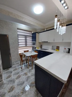 Kirayə 3 otaq mənzil 95m² , Bakı , Yasamal 