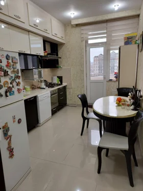 Kirayə 3 otaq mənzil 120m² , Bakı , Nəsimi , 3-cü mikrorayon