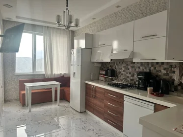 Kirayə 4 otaq mənzil 132m² , Bakı , Yasamal , Yeni Yasamal