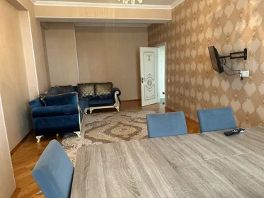 Kirayə 2 otaq mənzil 90m² , Bakı , Nizami 