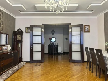 Kirayə 3 otaq mənzil 140m² , Bakı , Xətai , Ağ şəhər