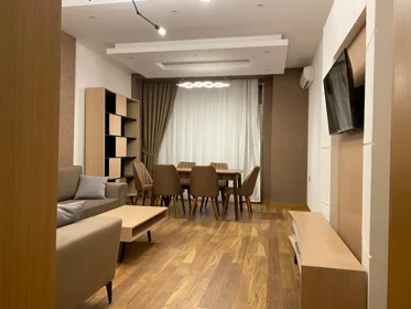 Kirayə 3 otaq mənzil 136m² , Bakı , Nərimanov 