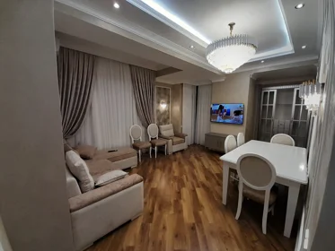 Kirayə 3 otaq mənzil 135m² , Bakı , Nərimanov 