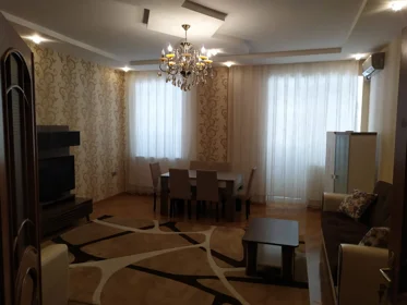 Kirayə 3 otaq mənzil 137m² , Bakı , Xətai 