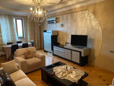 Kirayə 4 otaq mənzil 142m² , Bakı , Yasamal , Yeni Yasamal