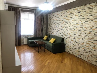 Kirayə 2 otaq mənzil 75m² , Bakı , Nərimanov 