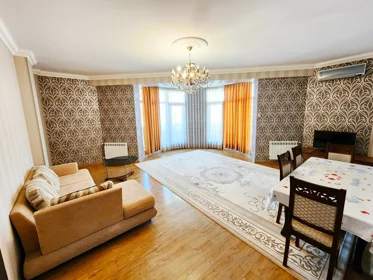 Kirayə 3 otaq mənzil 160m² , Bakı , Nəsimi 