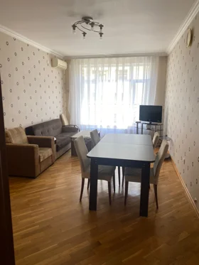 Kirayə 2 otaq mənzil 95m² , Bakı , Nərimanov 