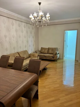 Kirayə 3 otaq mənzil 140m² , Bakı , Nizami 