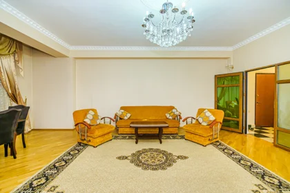 Kirayə 3 otaq mənzil 150m² , Bakı , Nəsimi 