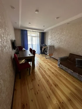 Kirayə 2 otaq mənzil 70m² , Bakı , Nizami 