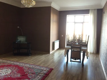 Kirayə 4 otaq mənzil 125m² , Bakı , Yasamal 