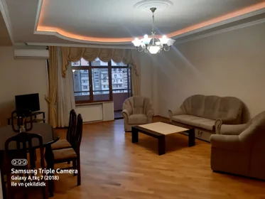 Kirayə 4 otaq mənzil 225m² , Bakı , Səbail 