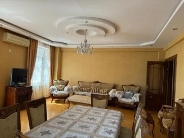 Kirayə 4 otaq mənzil 180m² , Bakı , Nərimanov 