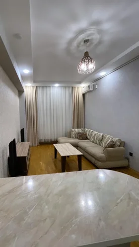 Kirayə 2 otaq mənzil 70m² , Bakı , Nizami 