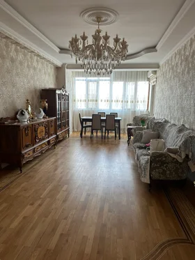 Kirayə 3 otaq mənzil 160m² , Bakı , Nəsimi 