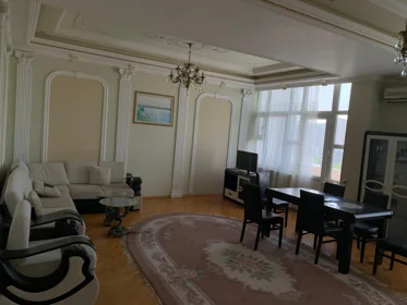 Kirayə 4 otaq mənzil 230m² , Bakı , Nərimanov 