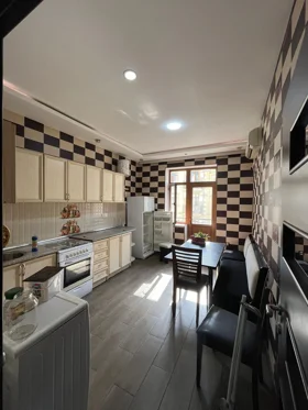 Kirayə 2 otaq mənzil 75m² , Bakı  