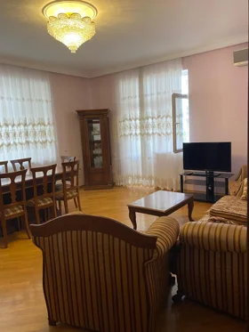 Kirayə 3 otaq mənzil 120m² , Bakı , Nərimanov 