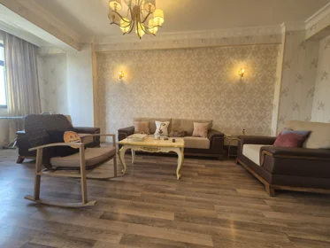 Kirayə 2 otaq mənzil 90m² , Bakı , Nizami 