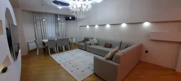 Kirayə 3 otaq mənzil 110m² , Bakı , Nizami 