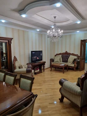 Kirayə 4 otaq mənzil 190m² , Bakı , Yasamal 