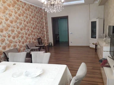 Kirayə 3 otaq mənzil 130m² , Bakı , Binəqədi 