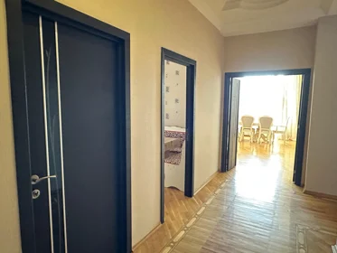 Kirayə 3 otaq mənzil 120m² , Bakı , Nərimanov 