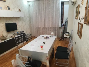 Kirayə 3 otaq mənzil 70m² , Bakı , Nizami 