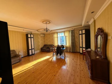 Kirayə 3 otaq mənzil 135m² , Bakı , Nəsimi , 1-ci mikrorayon