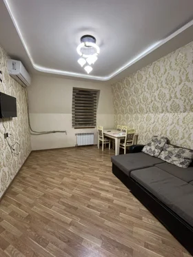 Kirayə 2 otaq mənzil 70m² , Bakı  