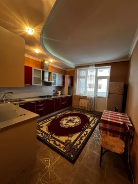 Kirayə 3 otaq mənzil 130m² , Bakı , Binəqədi 