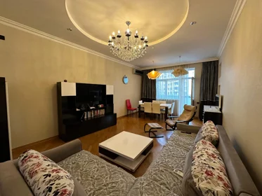 Kirayə 3 otaq mənzil 130m² , Bakı , Yasamal , Yasamal