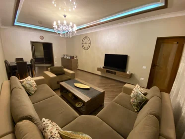 Kirayə 3 otaq mənzil 140m² , Bakı , Yasamal 