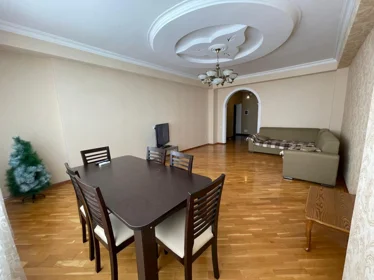 Kirayə 3 otaq mənzil 118m² , Bakı , Binəqədi 