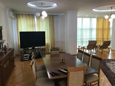 Kirayə 4 otaq mənzil 220m² , Bakı , Nəsimi 