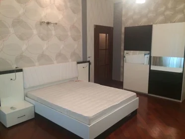 Kirayə 3 otaq mənzil 135m² , Bakı , Yasamal 