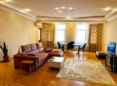 Kirayə 3 otaq mənzil 148m² , Bakı , Nəsimi 