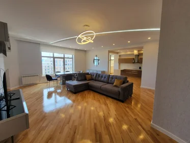 Kirayə 3 otaq mənzil 180m² , Bakı , Yasamal 