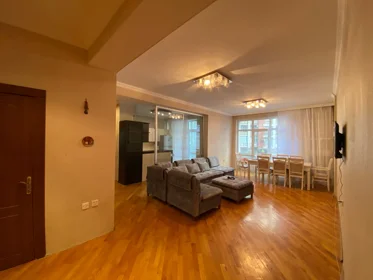 Kirayə 2 otaq mənzil 95m² , Bakı , Nərimanov 