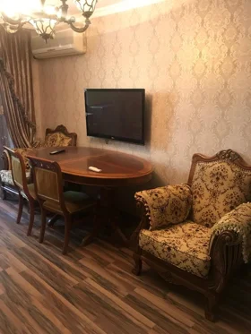 Kirayə 3 otaq mənzil 85m² , Bakı , Yasamal 